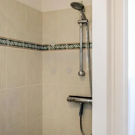 Lovely Home In Saint-Germain-Sur-Ay Casa vacanze *